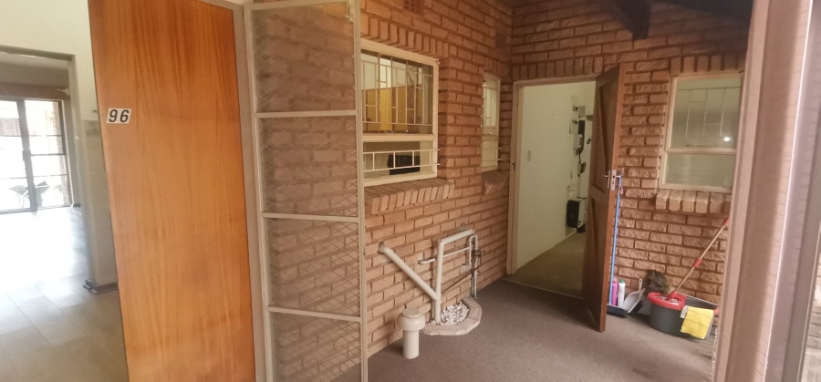 1 Bedroom Property for Sale in Oudorp North West